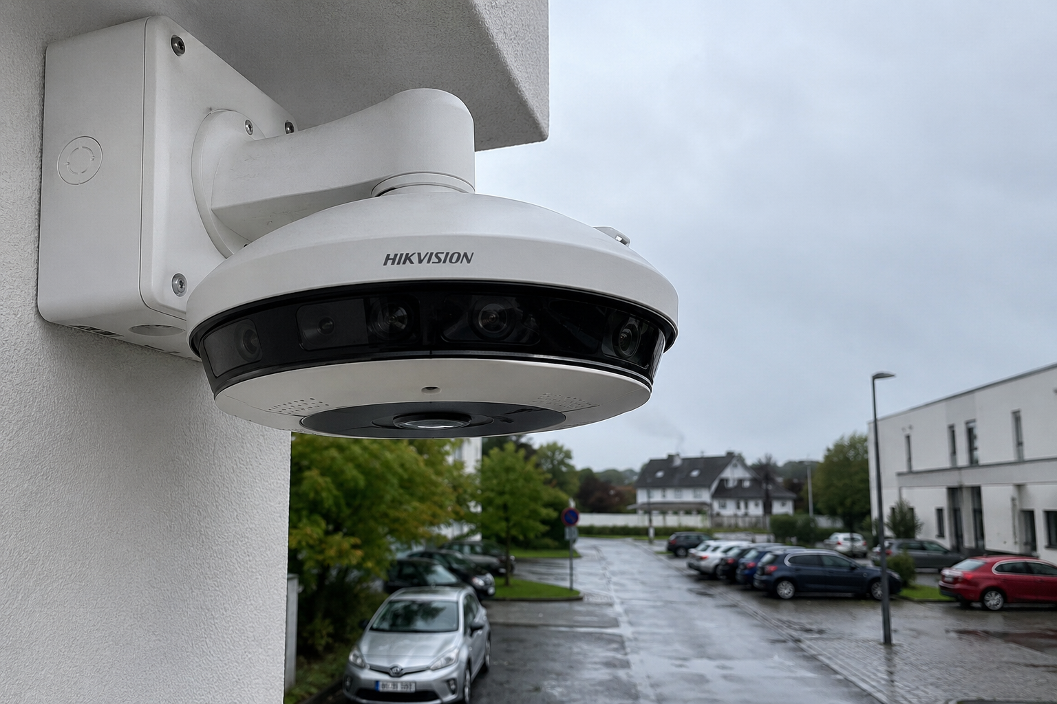 24/7 surveillance monitoring room